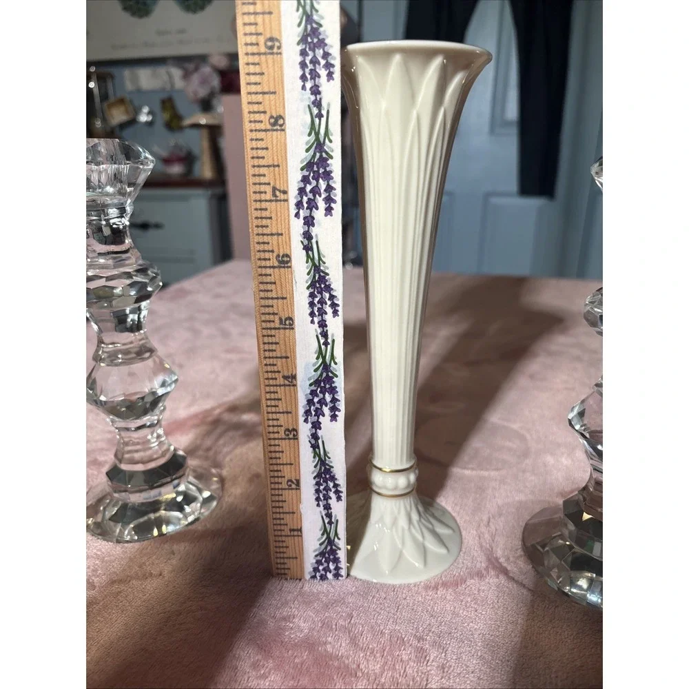 Lenox lot includes